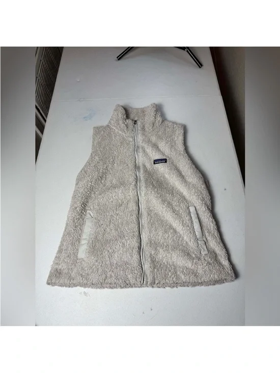 Patagonia Women's Fleece Vest
Gray Sherpa Full Zip Size L
Outdoor Hiking - Picture 1 of 12